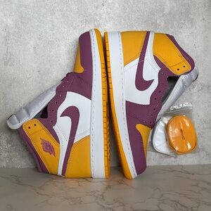Size 6.5Y - BRAND NEW - Jordan 1 Retro High OG Brotherhood